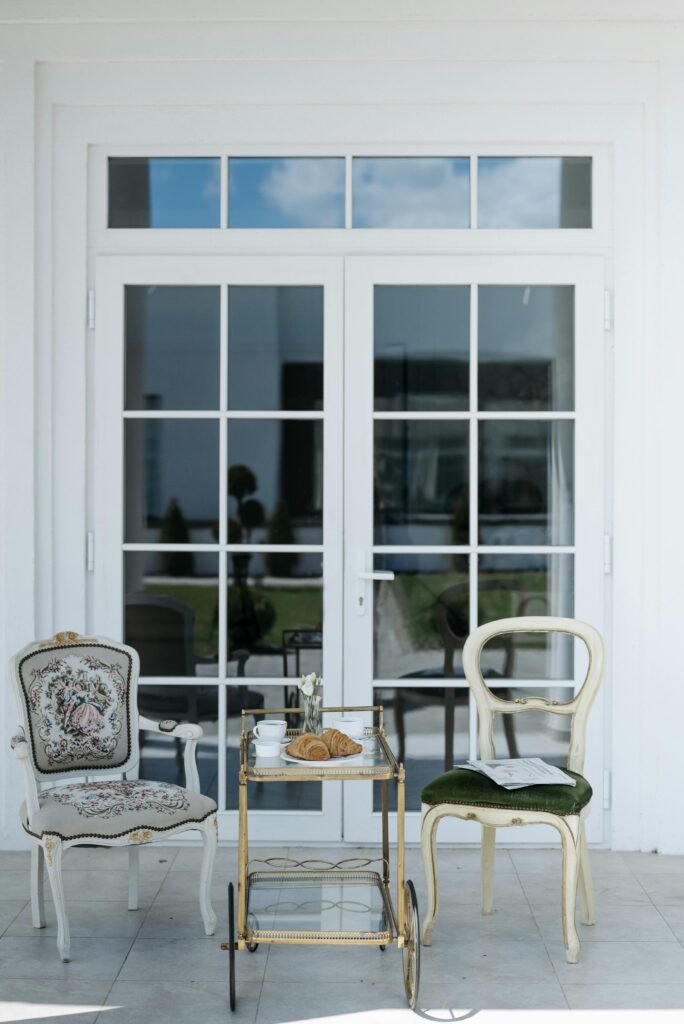 10 Luxurious Front Door Entrance Ideas for a Grand First Impression 3 Aluminum French Doors