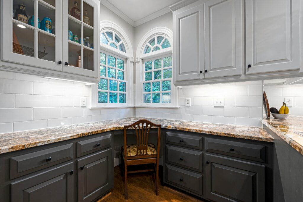 The Secret to a Classy Home? These 10 Arched Window Ideas 12 Kitchen Arched Windows